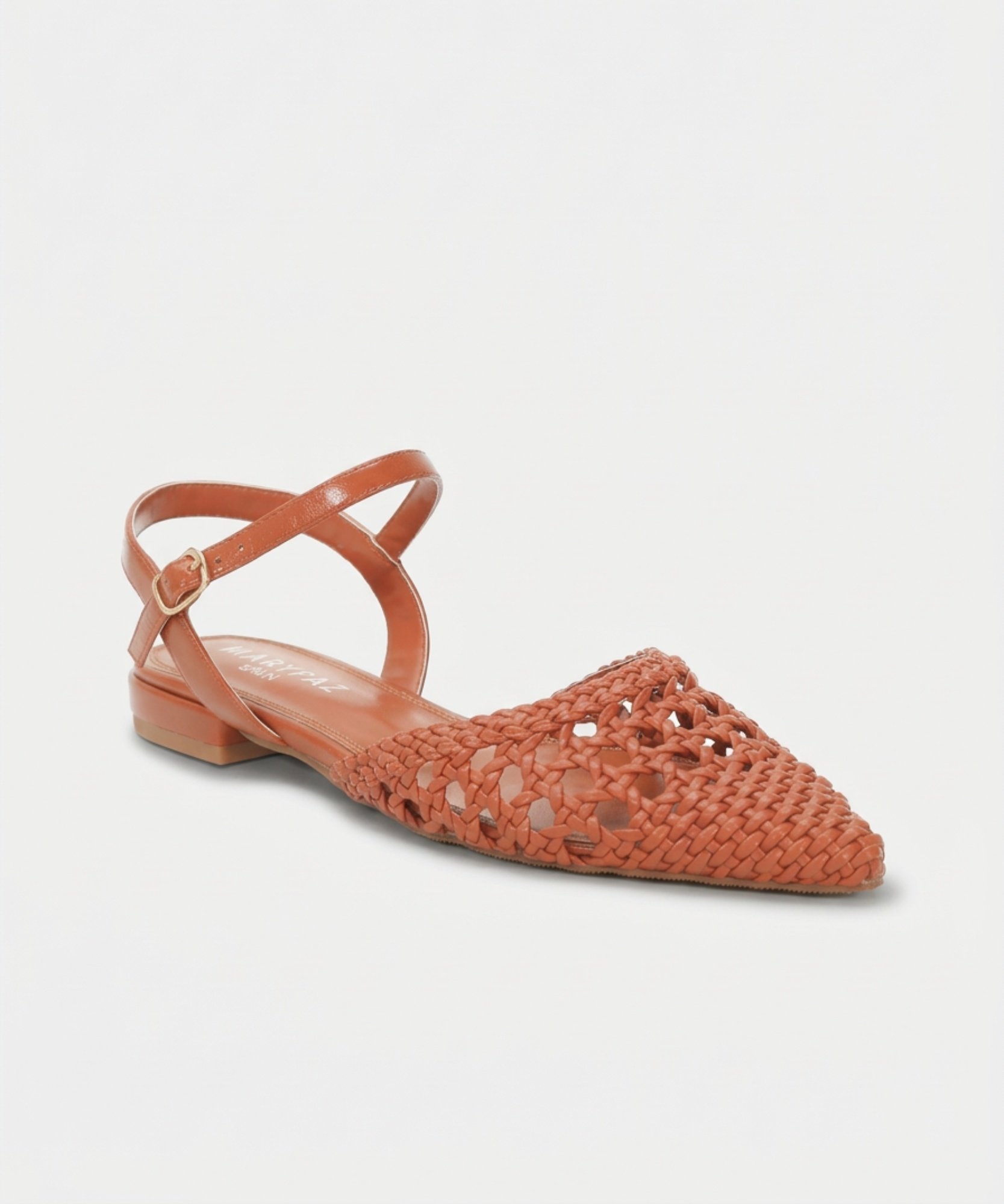 Sandalia trenzada en punta